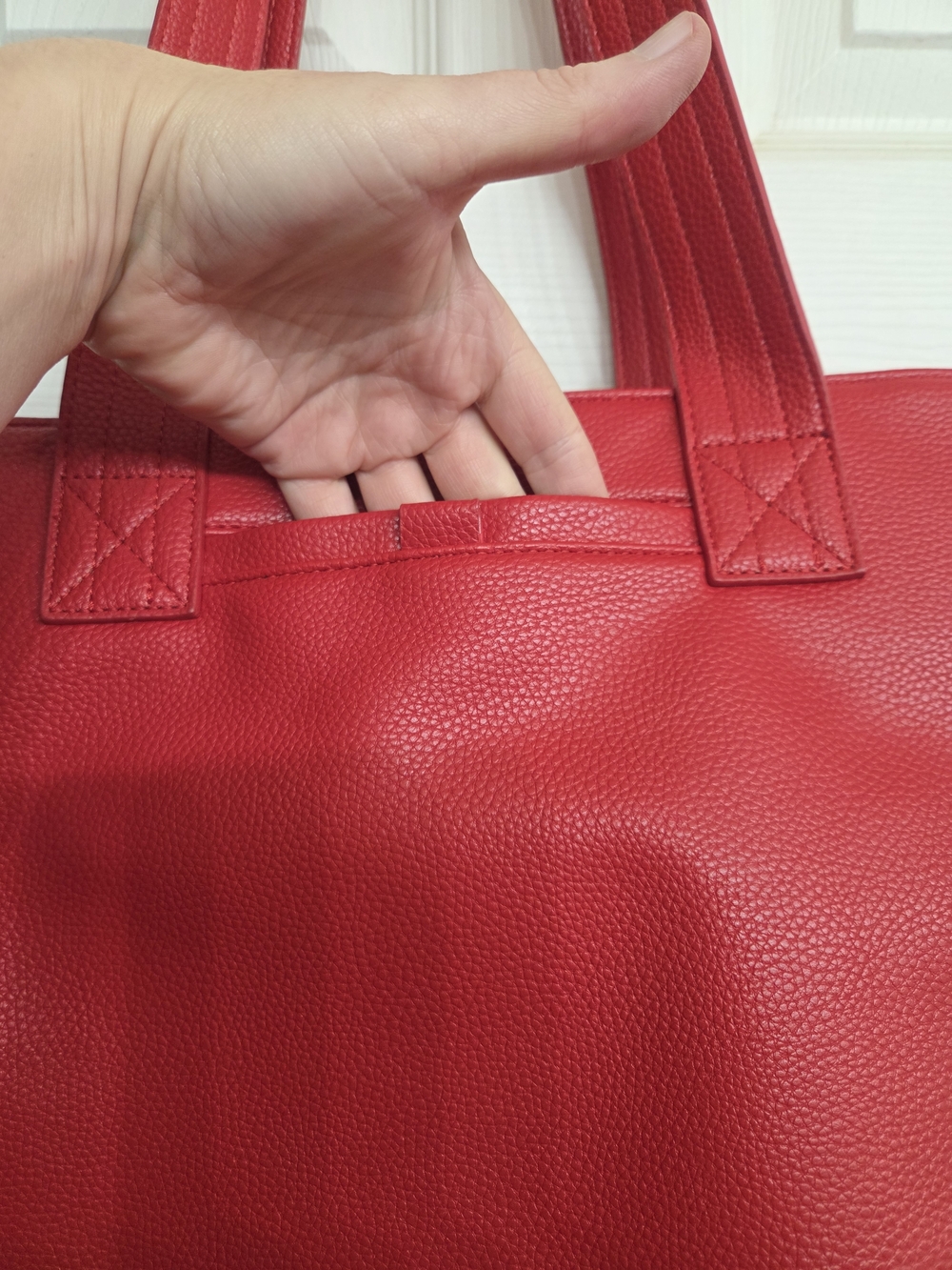 Lug Tempo Classic VL Quilted Carryall Tote Poppy Red - Picture 8 of 9